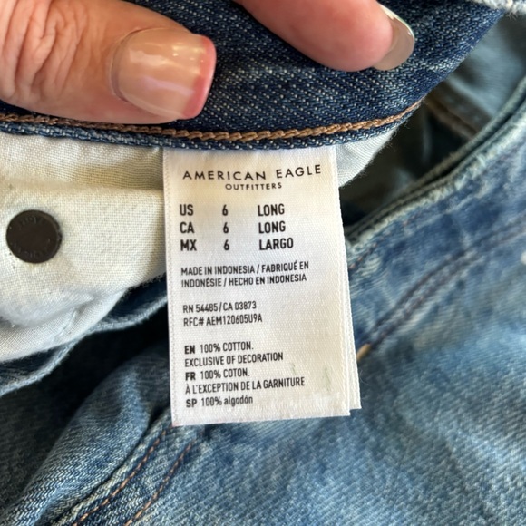 american eagle distressed 90s jeans - Picture 6 of 9
